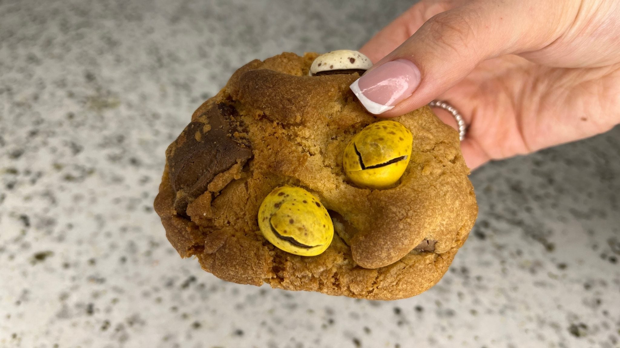Mini egg collagen cookies